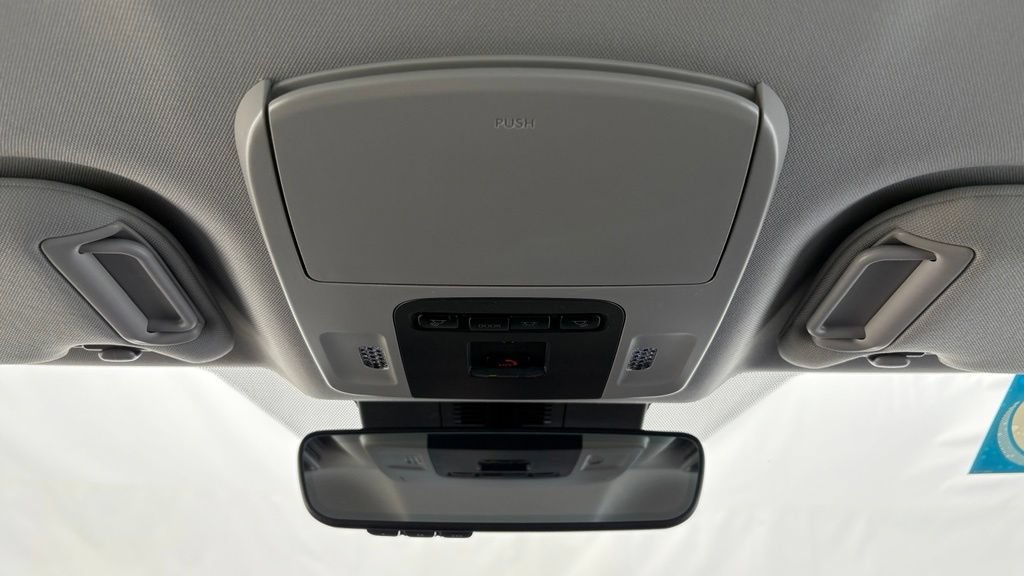 Used 2025 Toyota Camry XLE FWD image 41