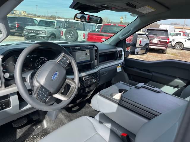 New 2024 Ford F550 4x4 Regular Cab Super Duty image 14
