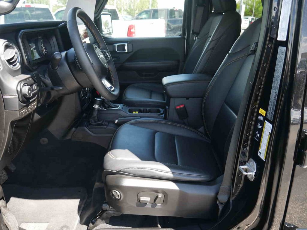 Used 2024 Jeep Wrangler Sahara w/ Technology Group AWD/4WD image 29