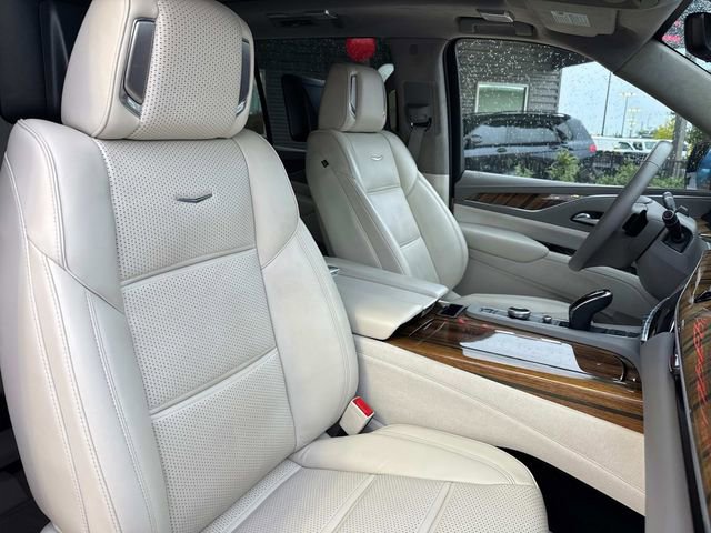 Used 2023 Cadillac Escalade ESV Sport Platinum image 12