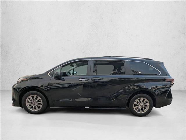 Certified 2023 Toyota Sienna XLE image 8