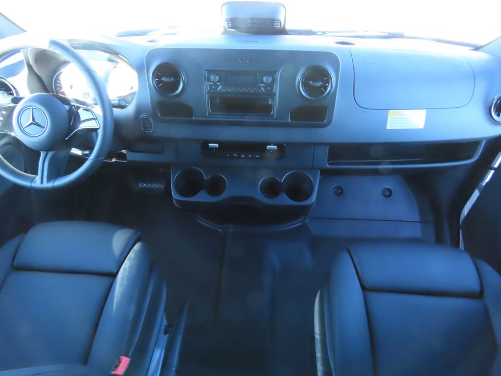 Used 2025 Mercedes-Benz Sprinter 2500 image 14