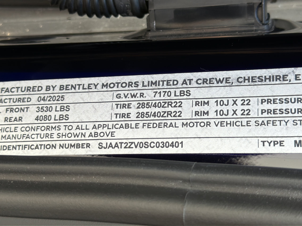 Used 2025 Bentley Bentayga AWD/4WD image 31