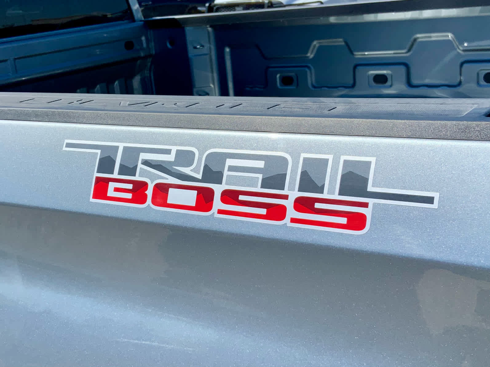 New 2026 Chevrolet Silverado 1500 Custom Trail Boss w/ LPO, Dark Essentials Package AWD/4WD image 22