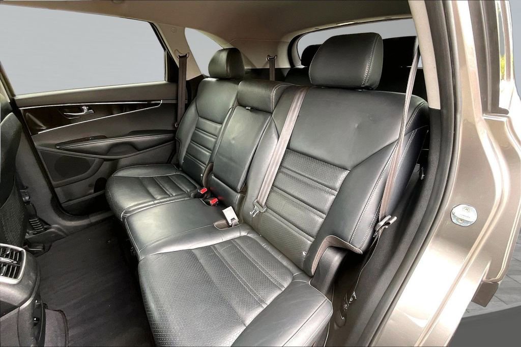 Used 2017 Kia Sorento FWD w/ LX Convenience Package image 25