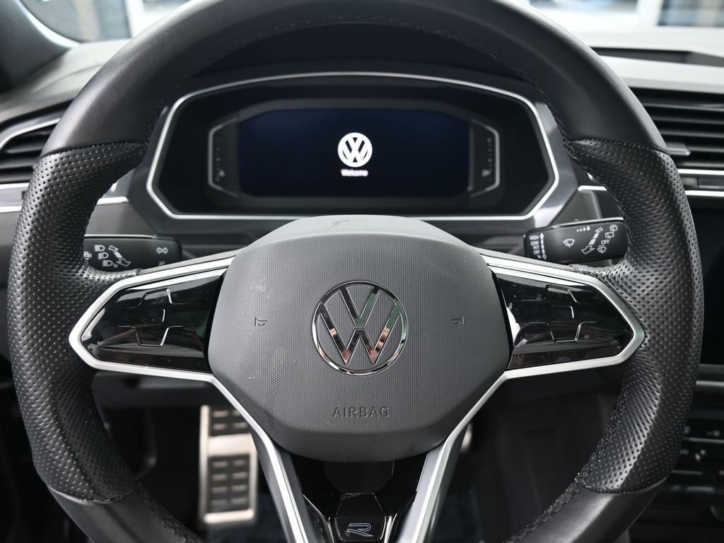 Used 2022 Volkswagen Tiguan SEL R-Line image 15