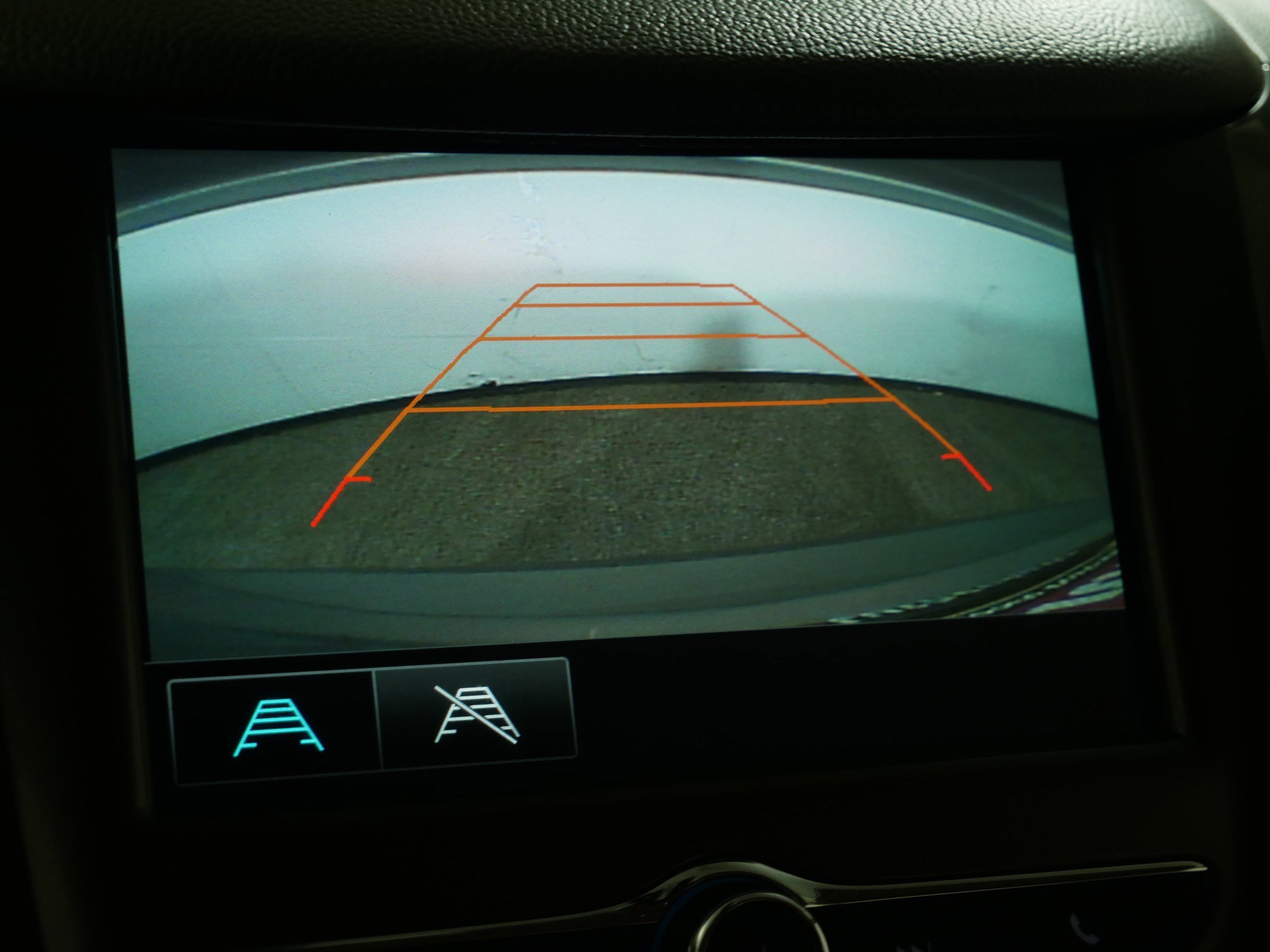 Used 2018 Chevrolet Cruze Premier image 33