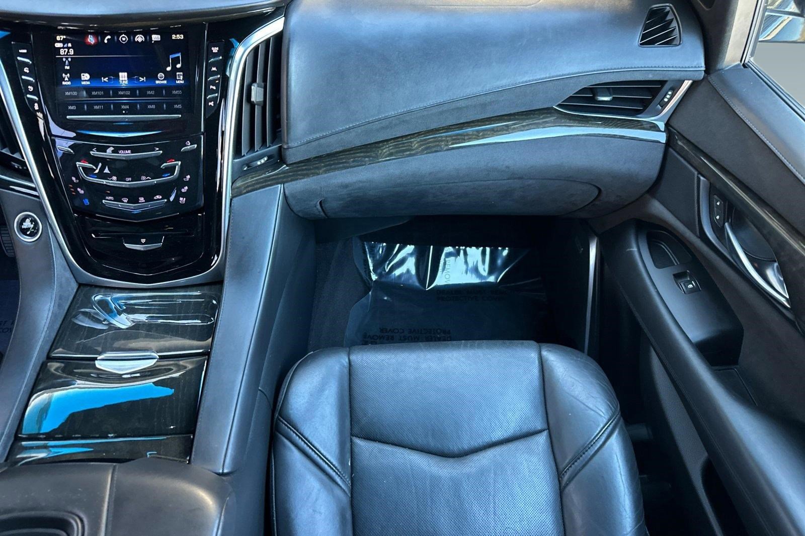 Used 2020 Cadillac Escalade ESV Platinum image 31