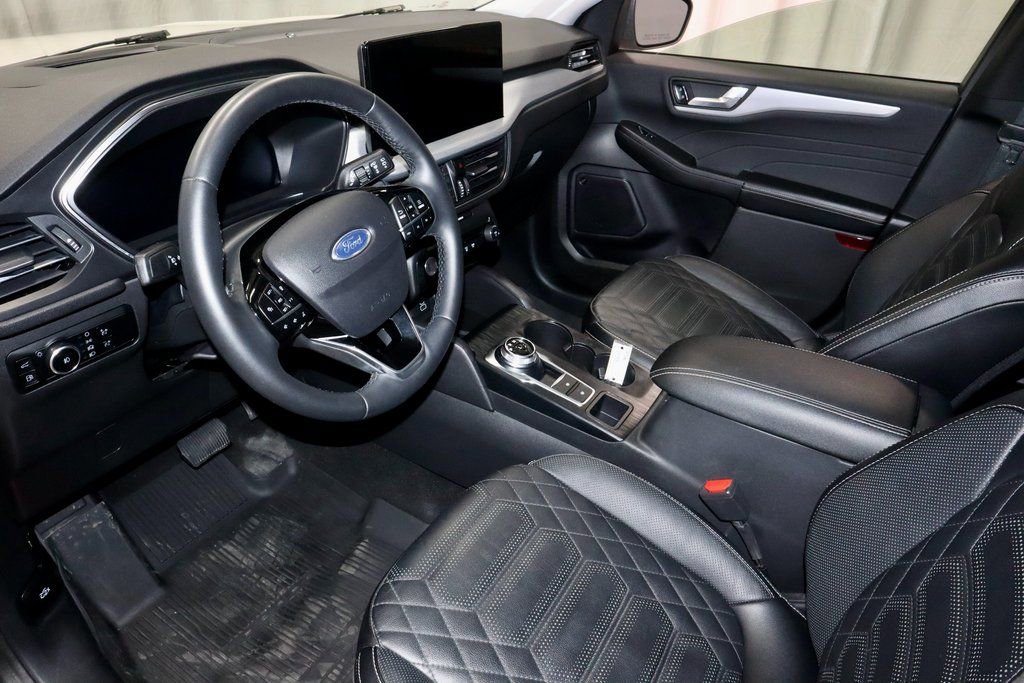 Certified 2024 Ford Escape SE w/ PHEV Premium Package image 26