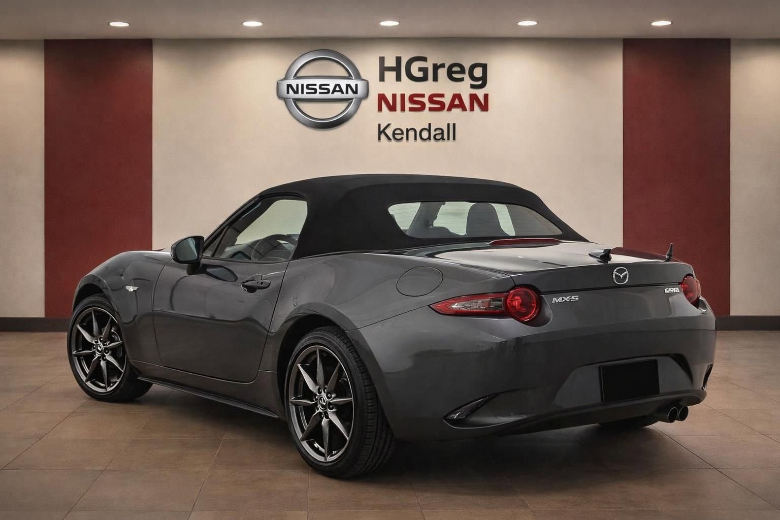 Used 2018 MAZDA MX-5 Miata Grand Touring RWD image 2