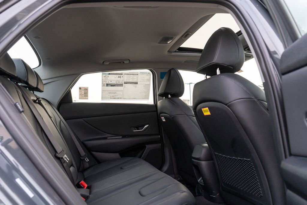 New 2025 Hyundai Elantra Limited image 13