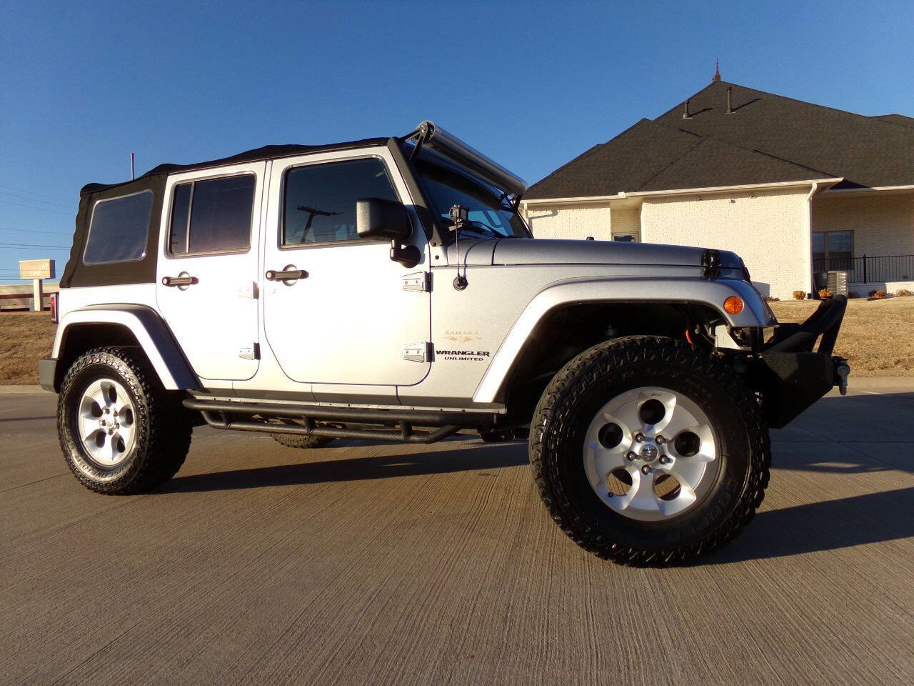Used 2015 Jeep Wrangler Unlimited Sahara w/ Connectivity Group image 13