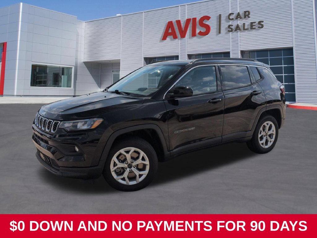 Used 2025 Jeep Compass Latitude w/ Sun & Sound Group AWD/4WD image 1