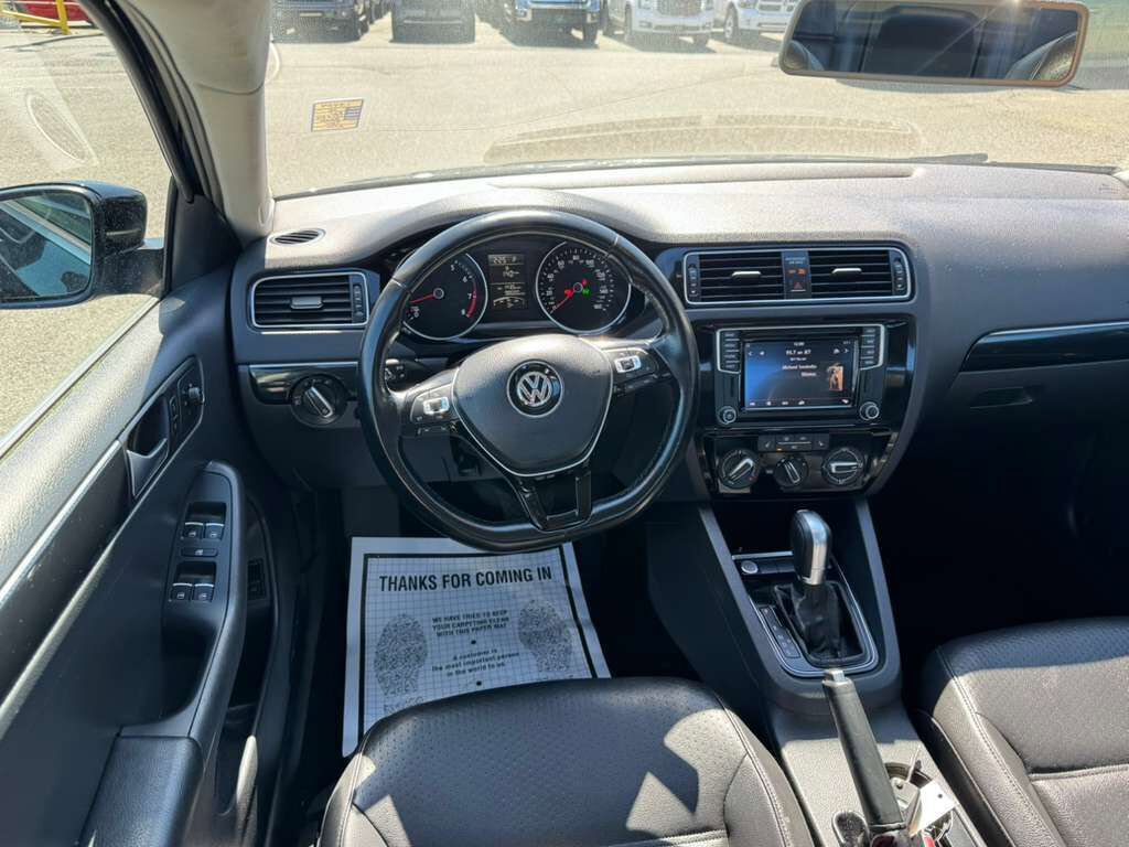 Used 2016 Volkswagen Jetta SEL FWD image 8