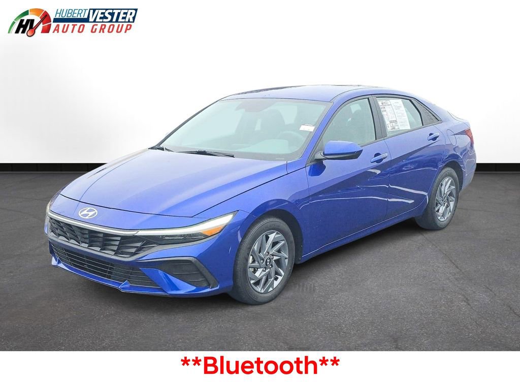 Used 2024 Hyundai Elantra SEL image 2