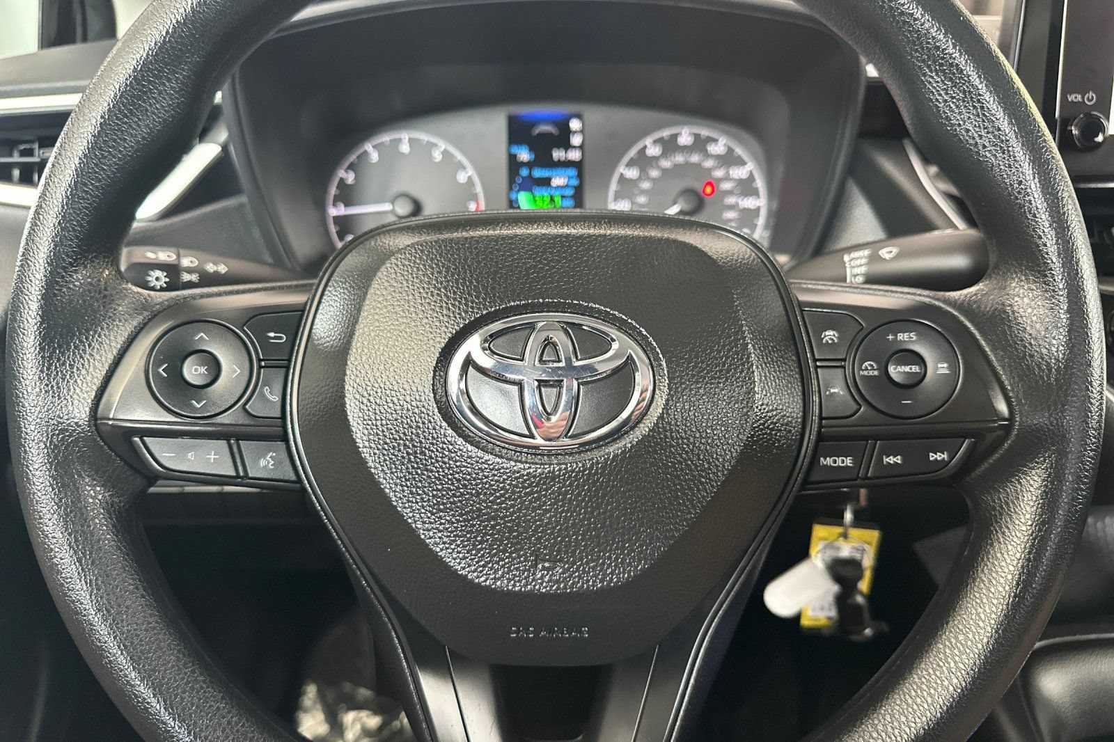 Used 2025 Toyota Corolla LE FWD image 25