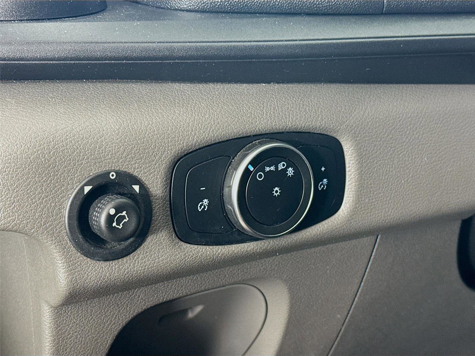 Used 2020 Ford Transit 350 XL image 5