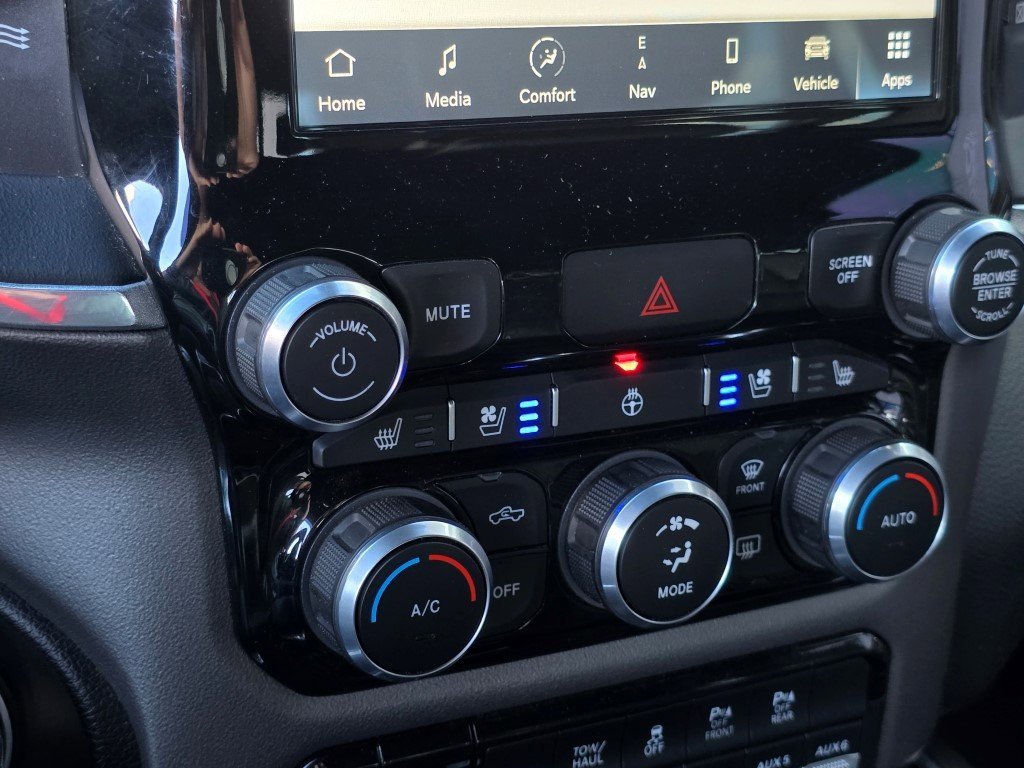 Certified 2022 RAM 2500 Laramie image 36