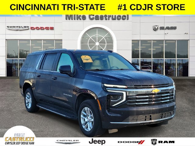 Used 2025 Chevrolet Suburban LT AWD/4WD image 1