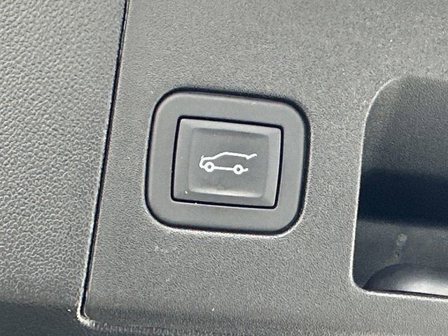 Used 2025 Cadillac XT5 Premium Luxury image 19