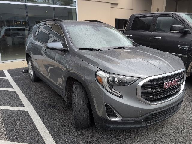 Used 2020 GMC Terrain SLE w/ Driver Convenience Package image 2
