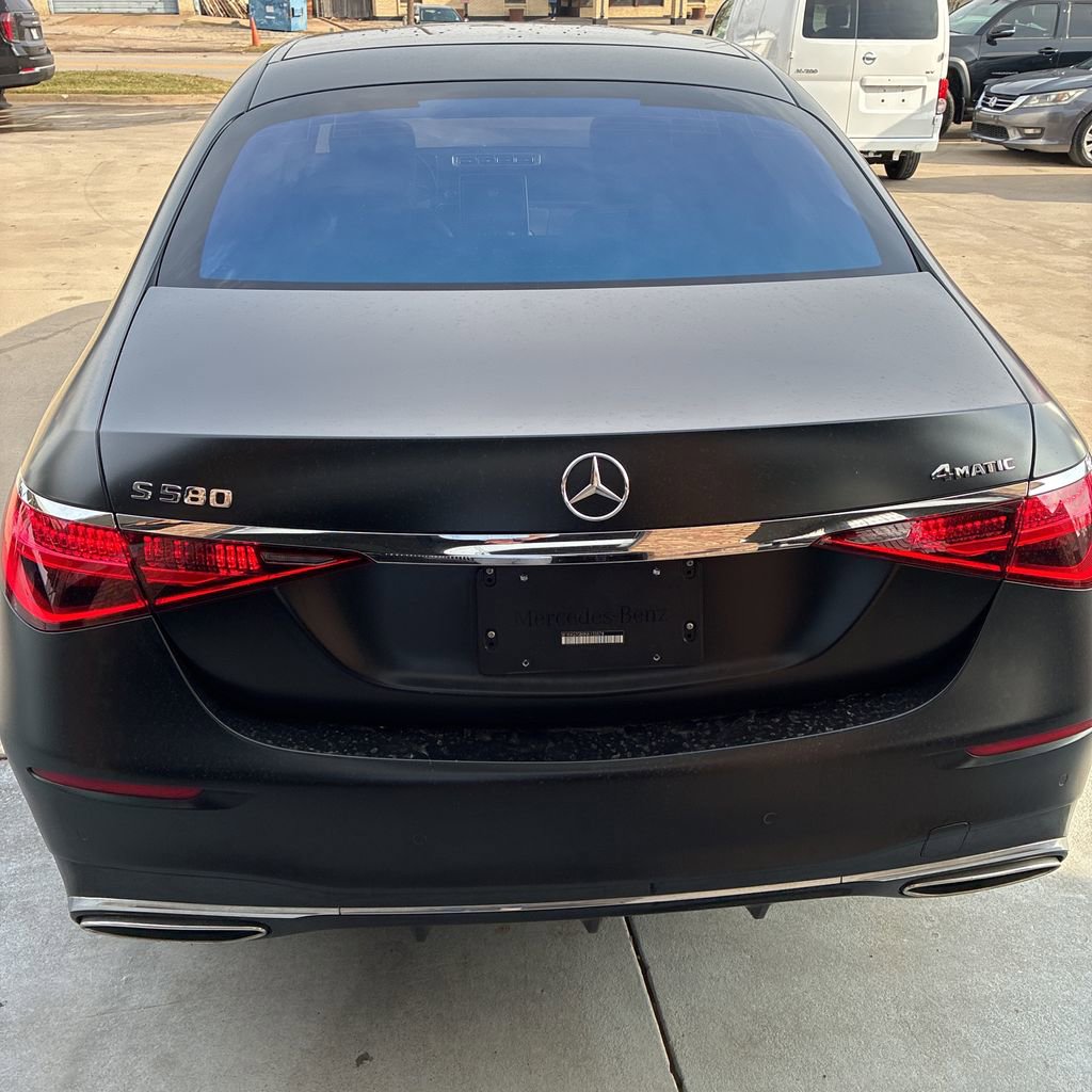 Used 2022 Mercedes-Benz S 580 4MATIC Sedan w/ AMG Line Package image 4