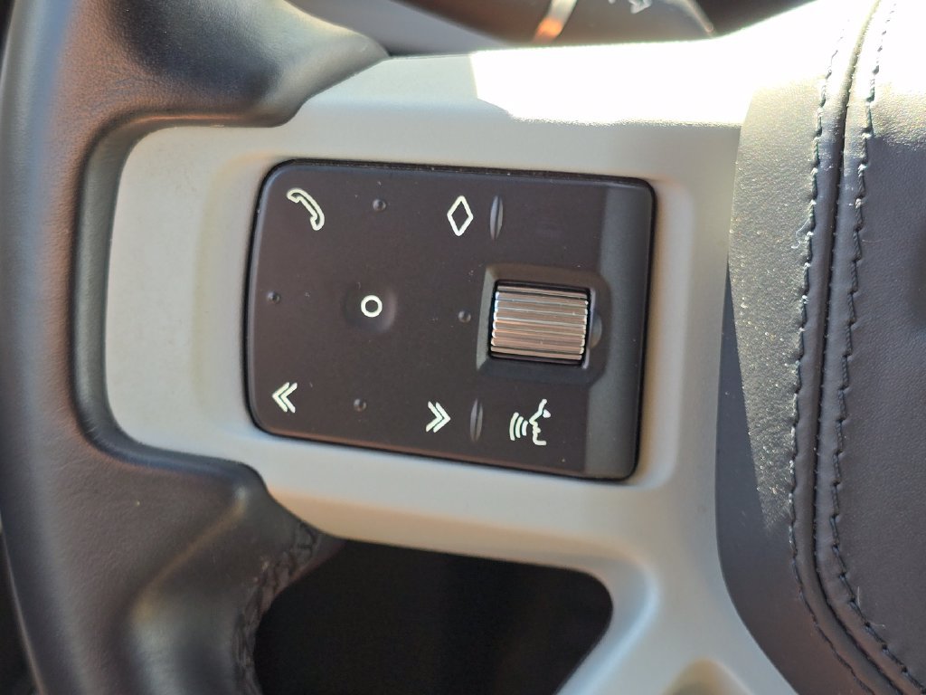 Used 2022 Land Rover Defender 110 X-Dynamic HSE AWD/4WD image 35