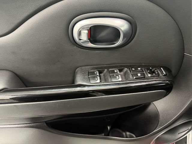Used 2018 Kia Soul ! w/ Tech Package FWD image 13