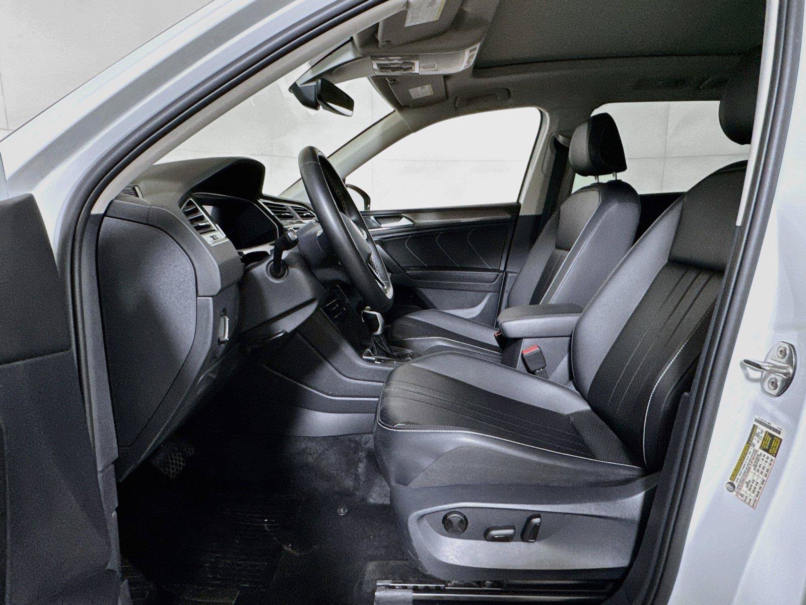 Used 2024 Volkswagen Tiguan SE FWD image 19