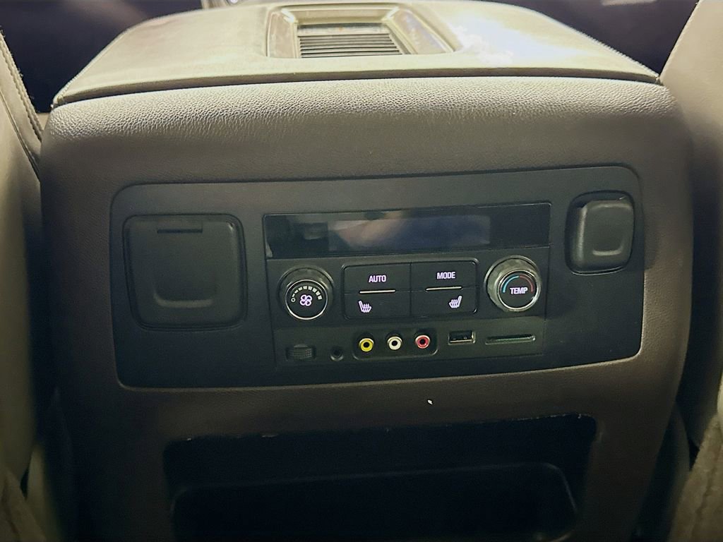 Used 2015 GMC Yukon Denali w/ Premium Package image 27