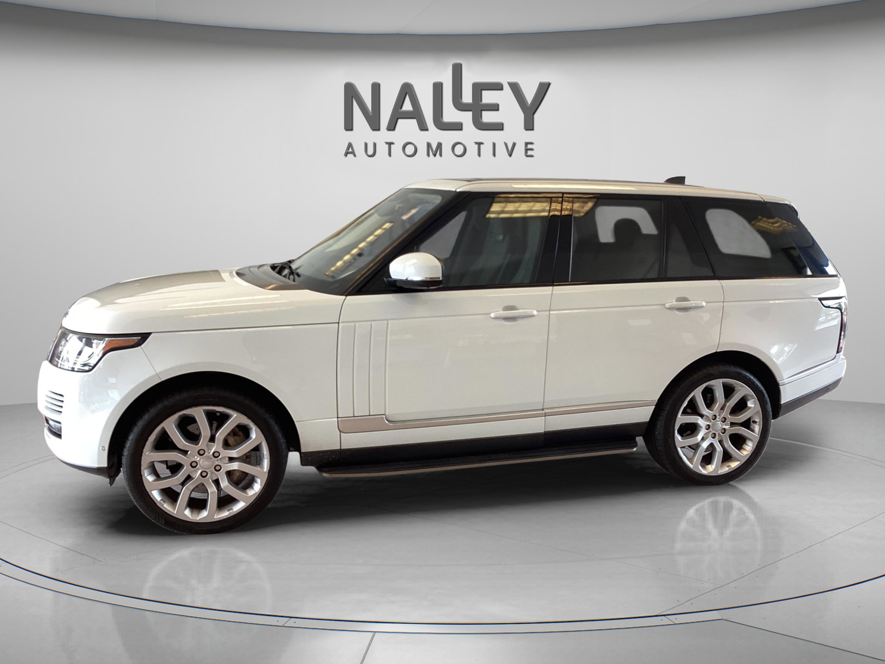 Used 2017 Land Rover Range Rover HSE AWD/4WD image 2