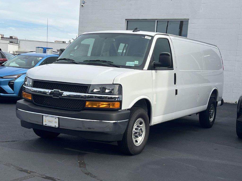 New 2025 Chevrolet Express 2500 Extended w/ Enhanced Convenience Package RWD image 3