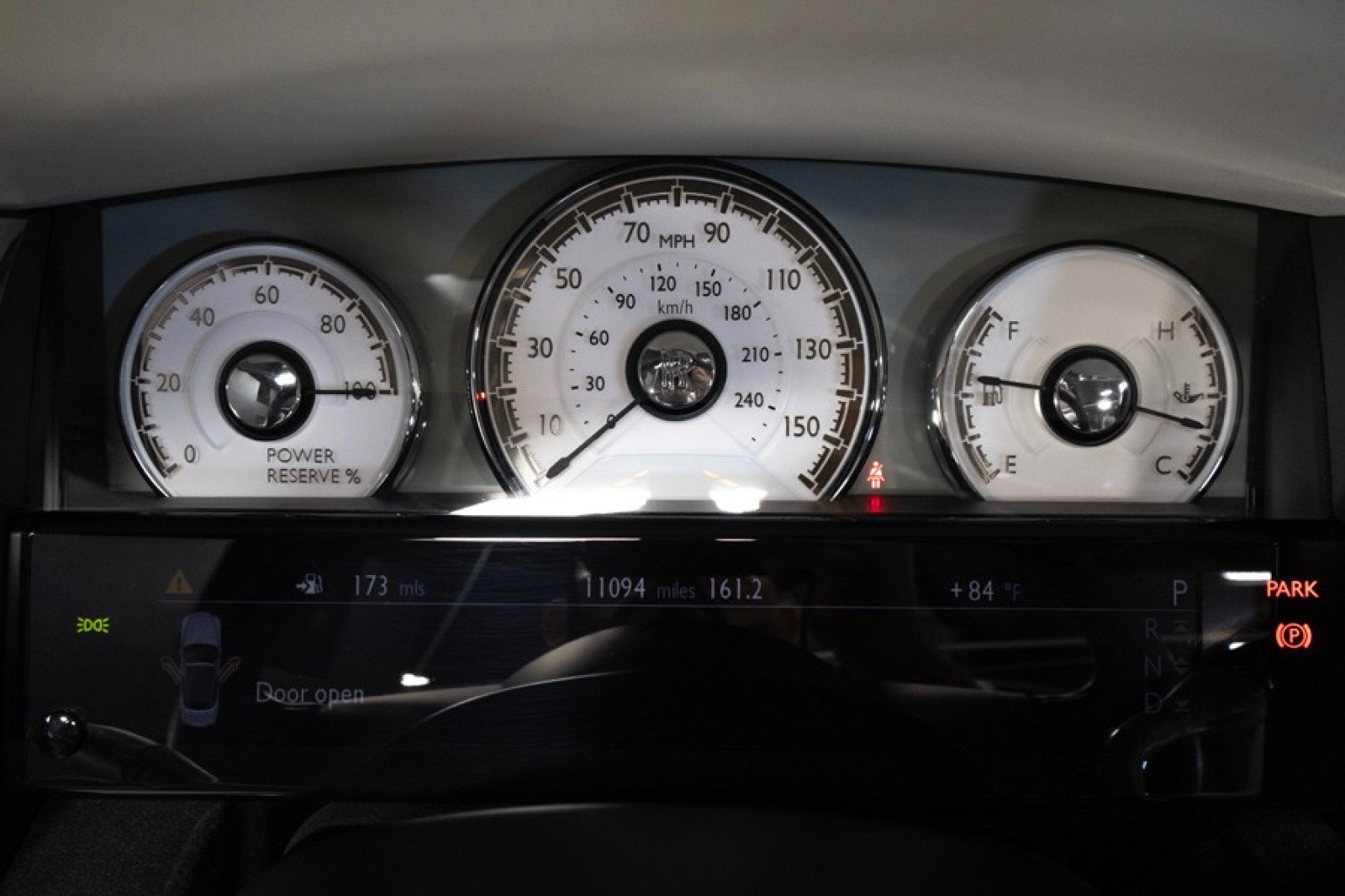 Used 2019 Rolls-Royce Dawn RWD image 28