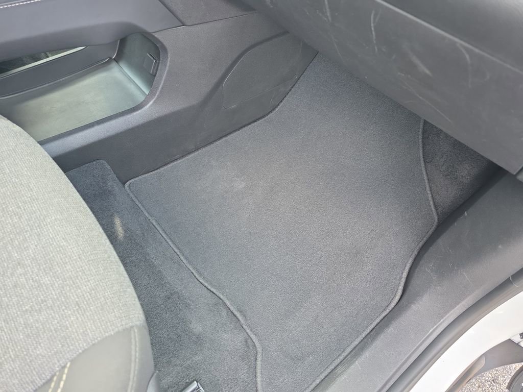 Used 2025 GMC Acadia Elevation FWD image 17