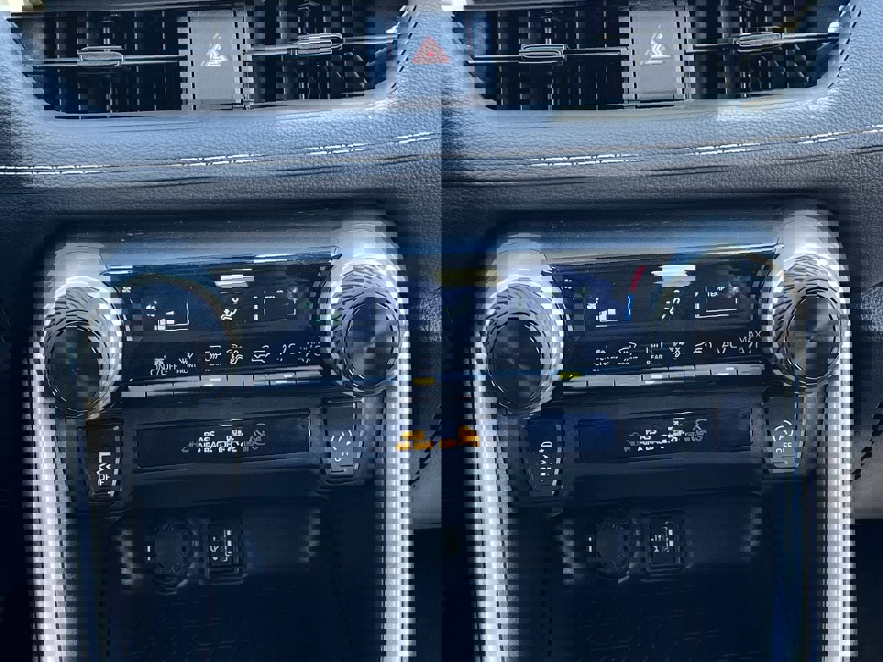 Used 2025 Toyota RAV4 LE image 18