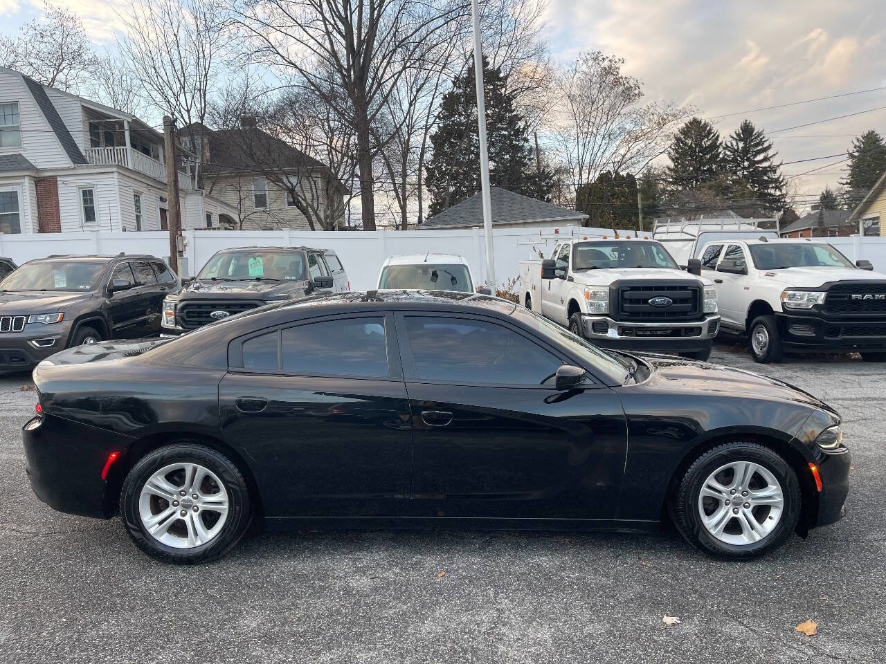 Used 2018 Dodge Charger SXT image 7