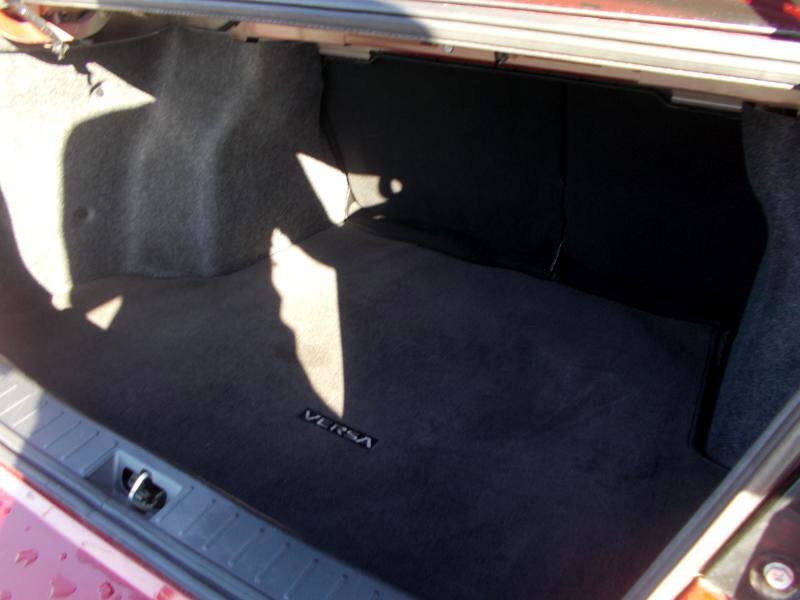 Used 2021 Nissan Versa SV image 18