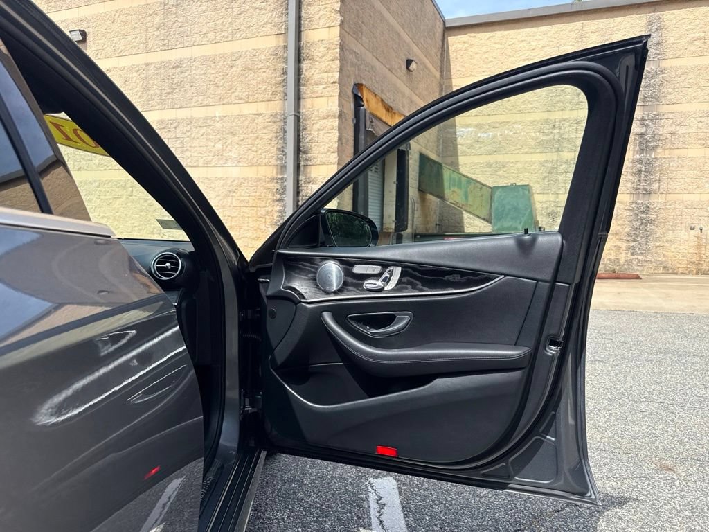 Used 2017 Mercedes-Benz E 300 4MATIC image 20