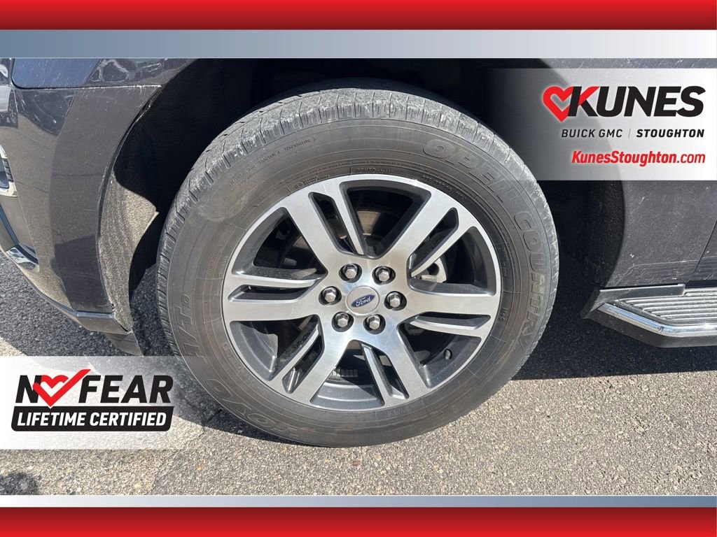 Used 2022 Ford Expedition Limited AWD/4WD image 16