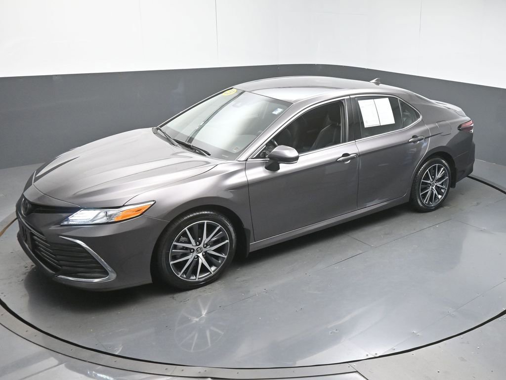 Used 2023 Toyota Camry XLE w/ Cold Weather Package image 40