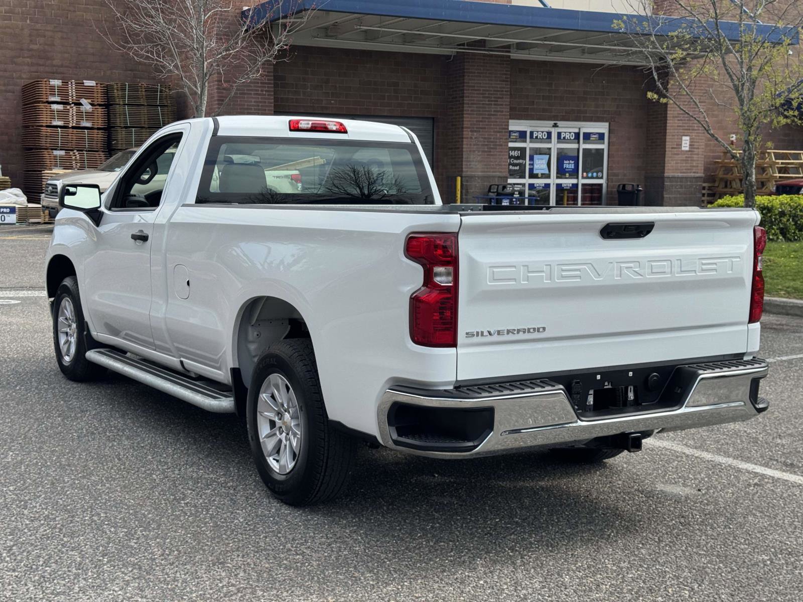 Used 2025 Chevrolet Silverado 1500 W/T image 5