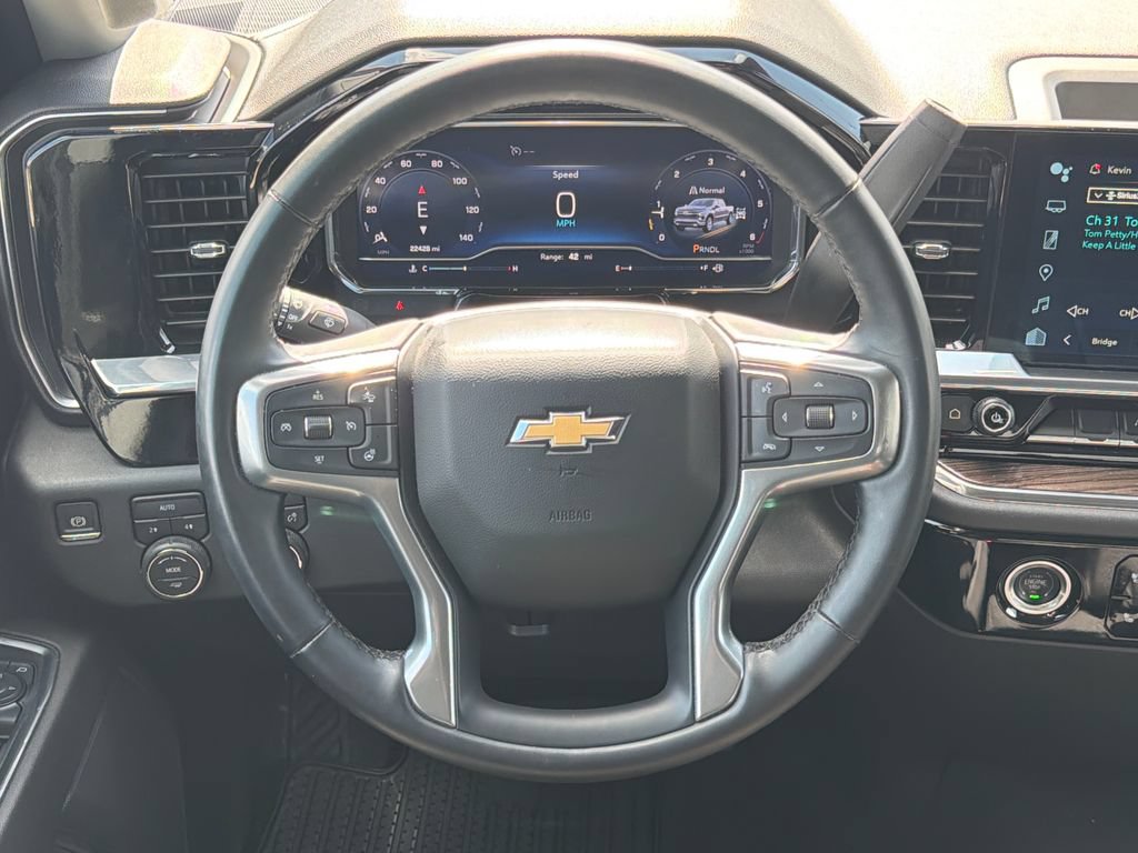 Certified 2024 Chevrolet Silverado 1500 LT AWD/4WD image 17