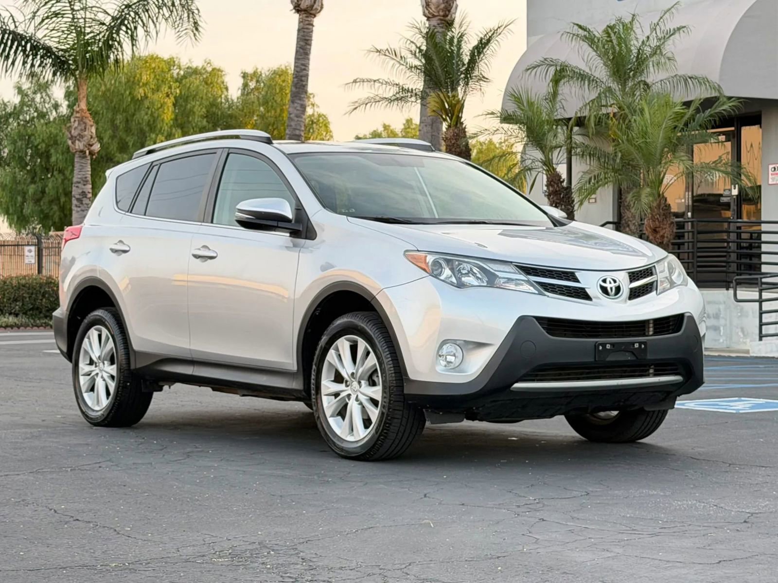Used 2013 Toyota RAV4 Limited AWD/4WD image 2