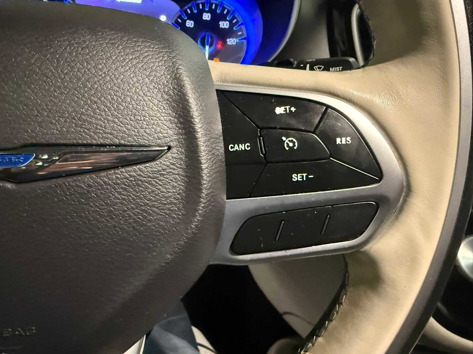 Used 2019 Chrysler Pacifica Limited image 29