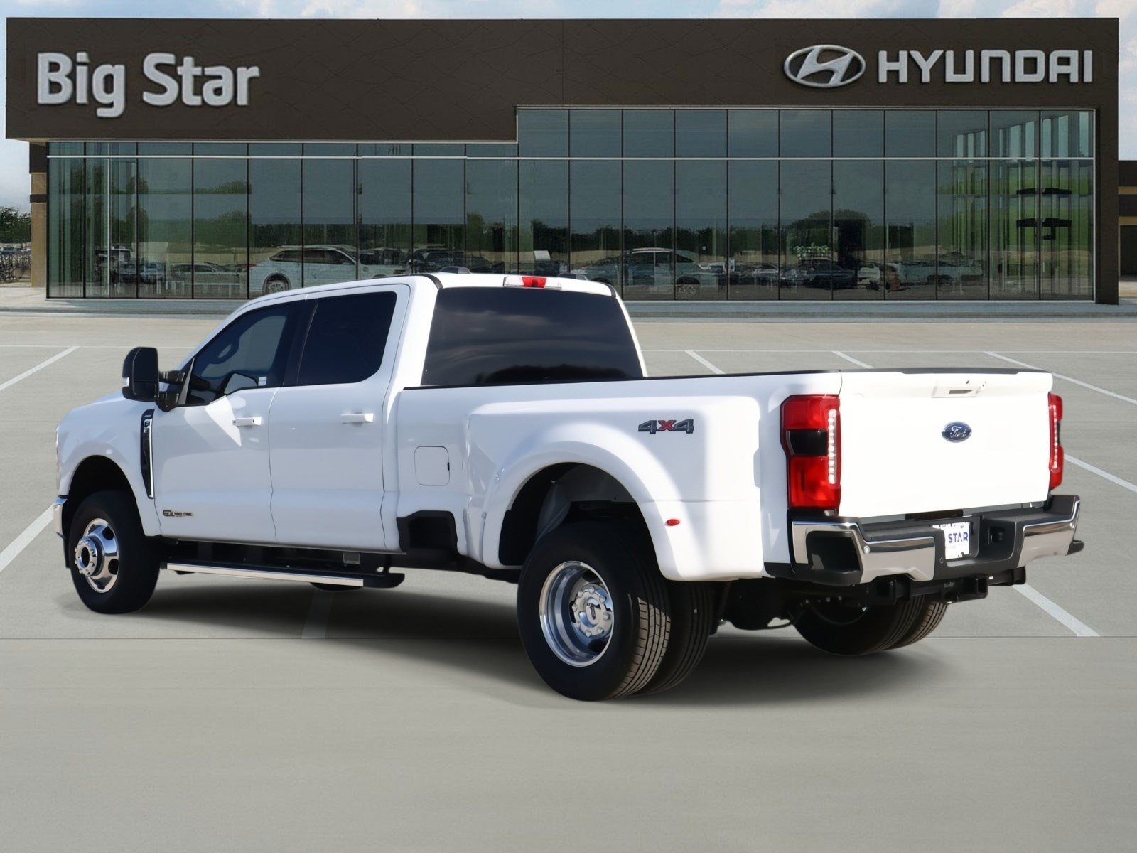 Used 2026 Ford F350 Lariat AWD/4WD image 3