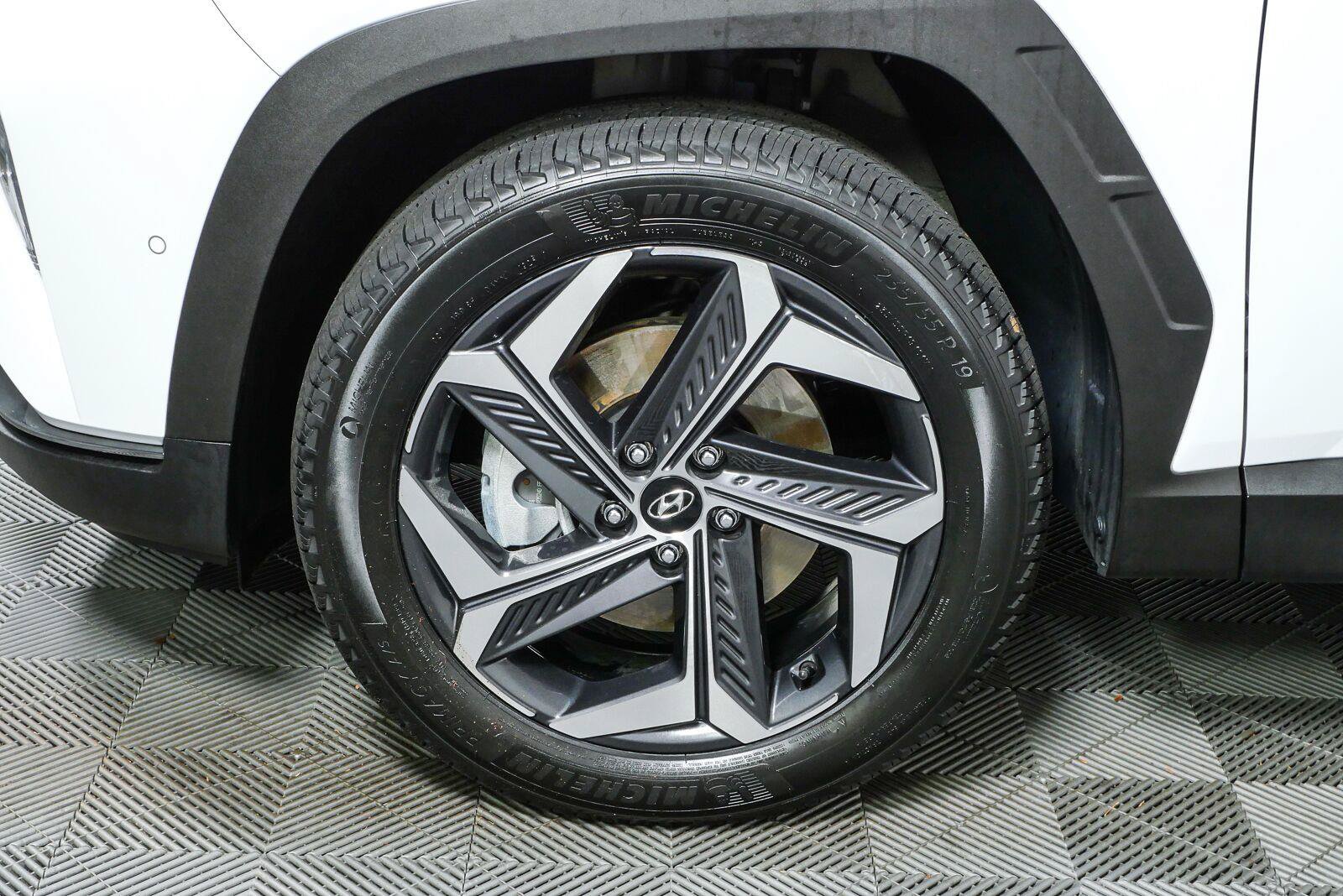 Used 2024 Hyundai Tucson Limited AWD/4WD image 39