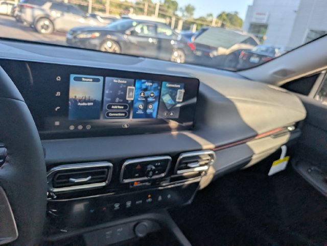 New 2027 Nissan Sentra SR w/ Floor Mat Package FWD image 21