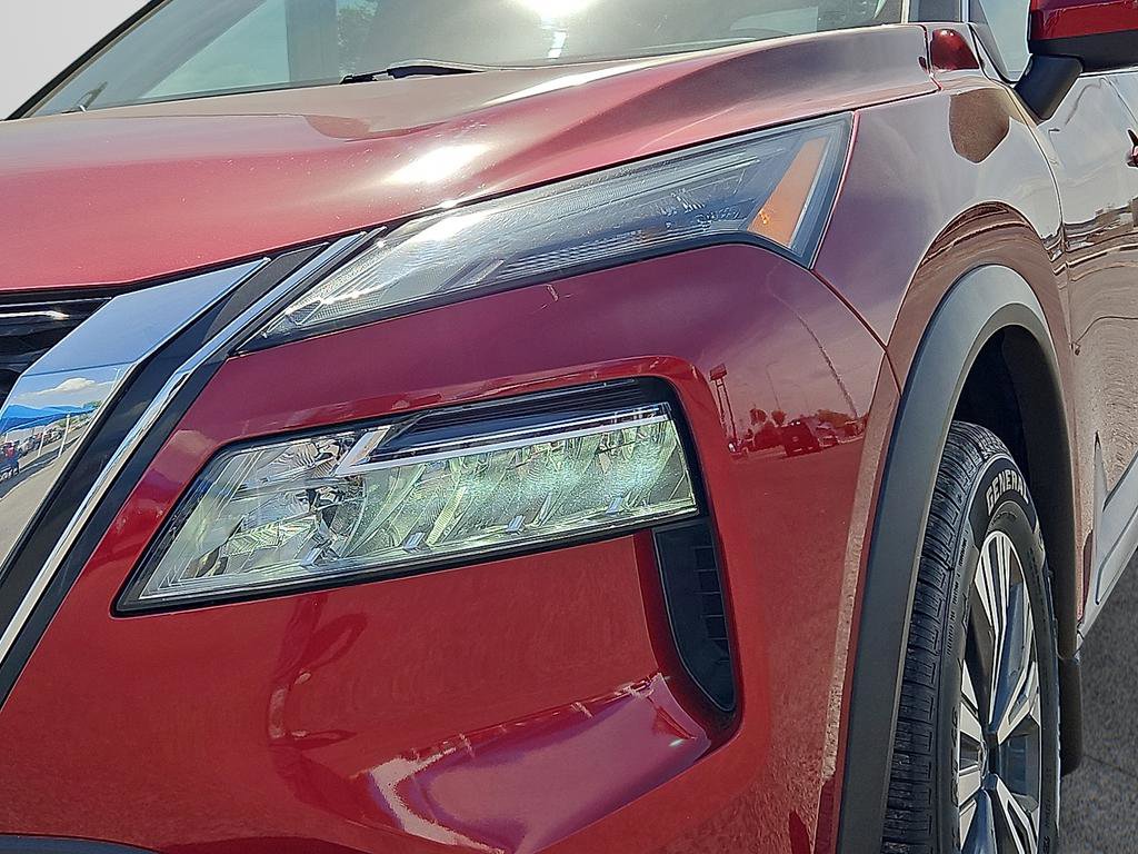 Used 2023 Nissan Rogue SV image 7