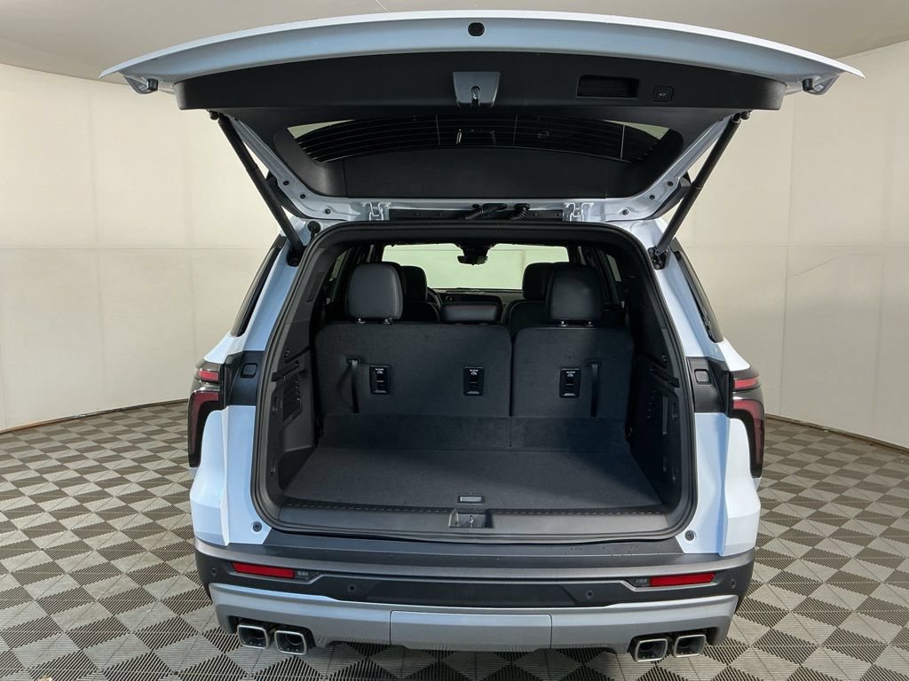 New 2026 Chevrolet Traverse Z71 w/ Enhanced Driving Package AWD/4WD image 13