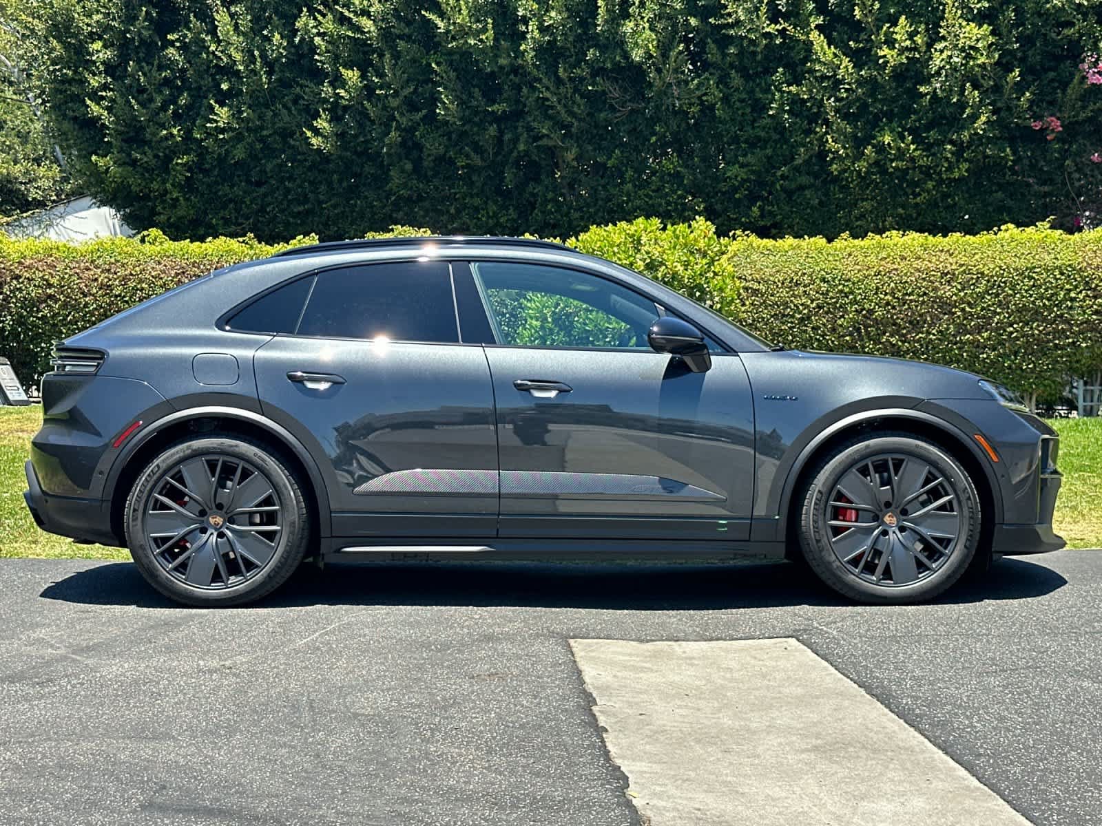 New 2026 Porsche Macan GTS Electric AWD/4WD image 9